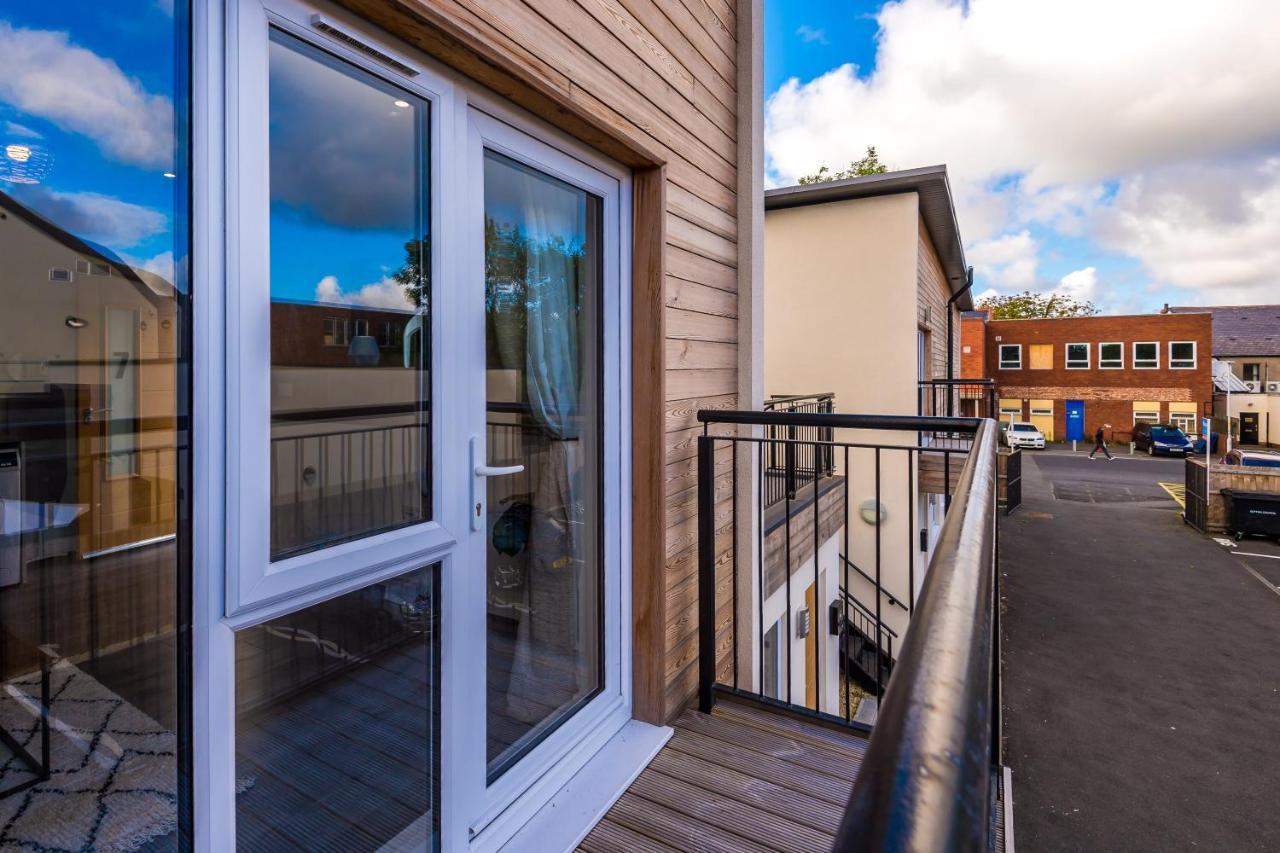Stunning 2 Bed Apt By Greenstay Serviced Accommodation - Located In Formby Village - Perfect For Short & Long Stays - Couples, Friends & Families & Business Travellers All Welcome - Dog Friendly - 7 Exteriör bild