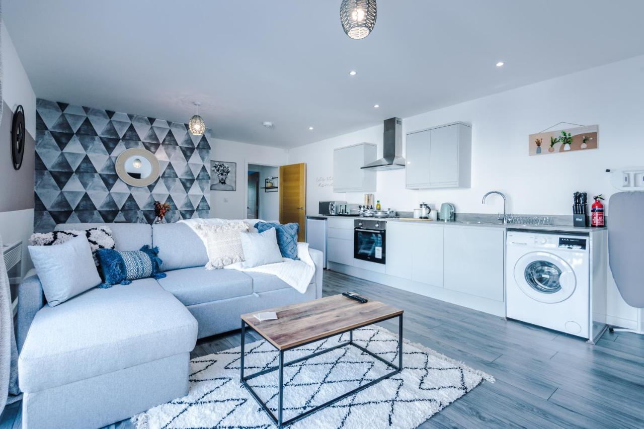 Stunning 2 Bed Apt By Greenstay Serviced Accommodation - Located In Formby Village - Perfect For Short & Long Stays - Couples, Friends & Families & Business Travellers All Welcome - Dog Friendly - 7 Exteriör bild