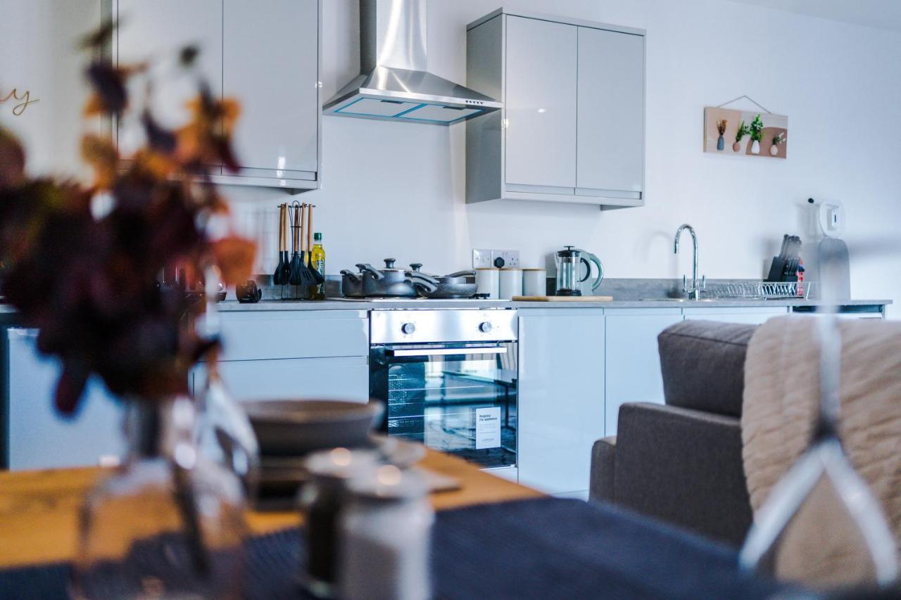 Stunning 2 Bed Apt By Greenstay Serviced Accommodation - Located In Formby Village - Perfect For Short & Long Stays - Couples, Friends & Families & Business Travellers All Welcome - Dog Friendly - 7 Exteriör bild