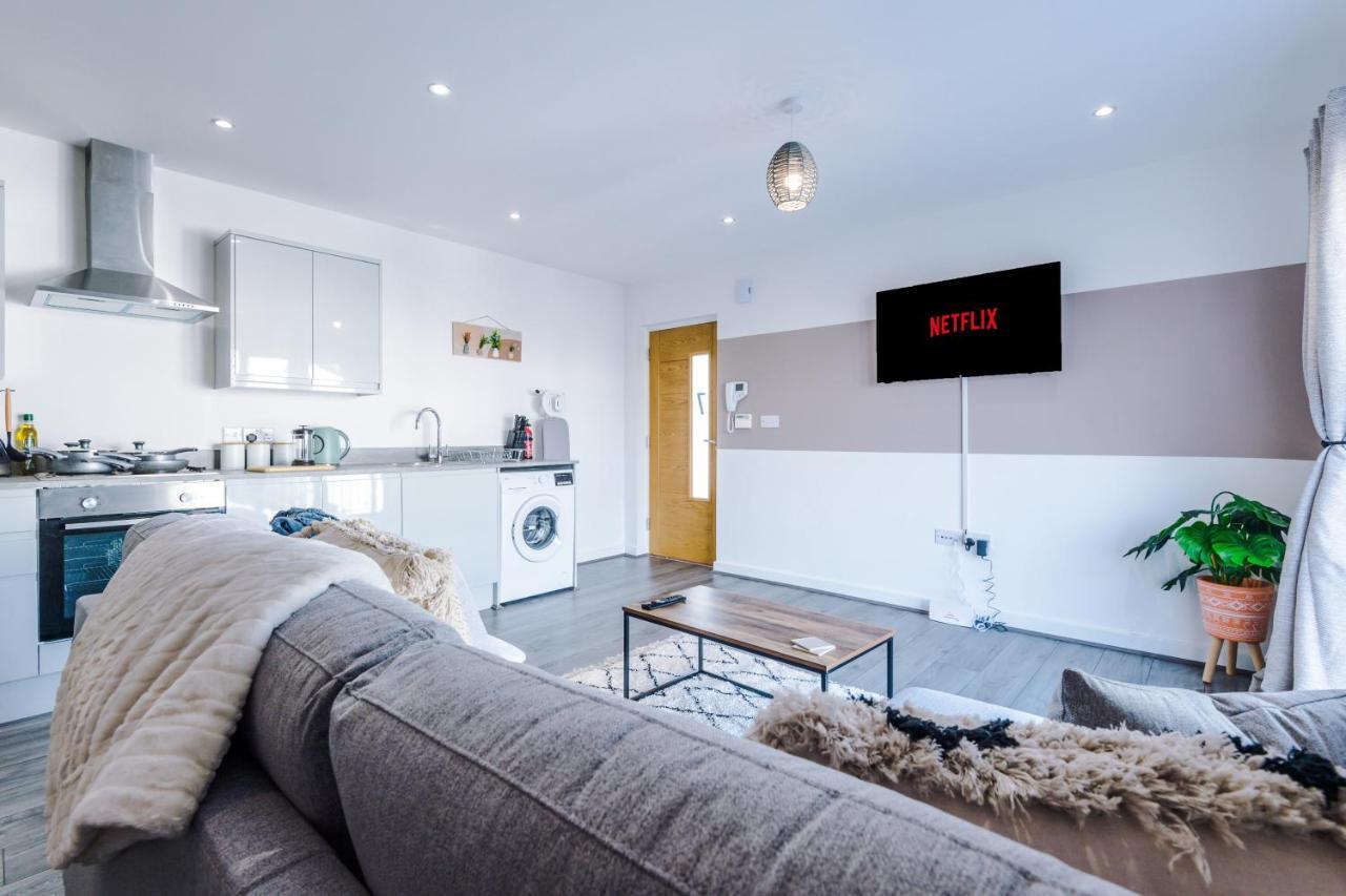 Stunning 2 Bed Apt By Greenstay Serviced Accommodation - Located In Formby Village - Perfect For Short & Long Stays - Couples, Friends & Families & Business Travellers All Welcome - Dog Friendly - 7 Exteriör bild